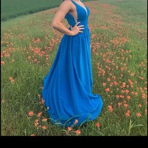 Lucci Lu size 2 prom dress